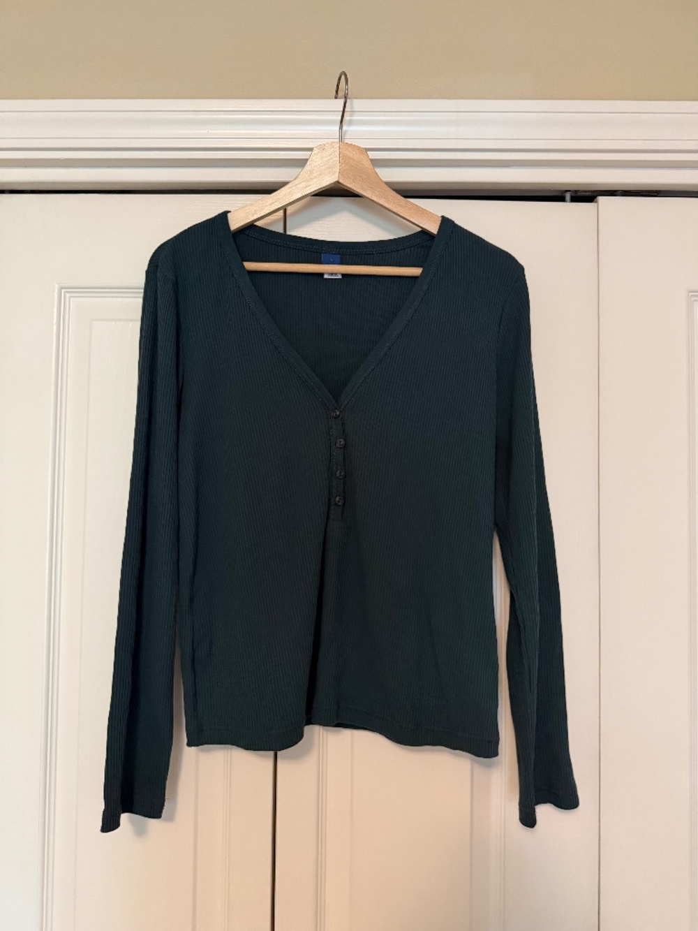 Old Navy Ribbed Henley Top